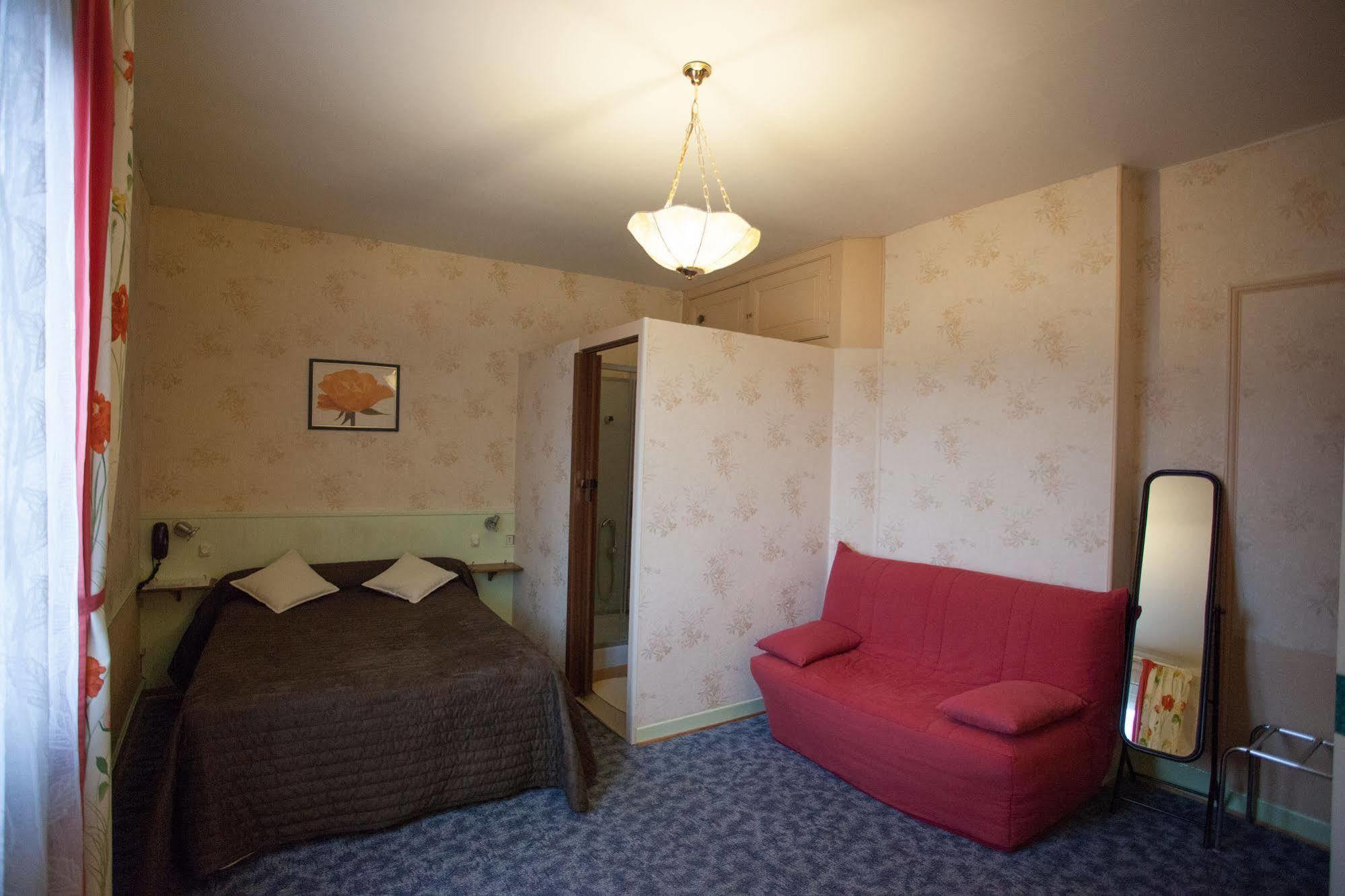 De La Cite 3*