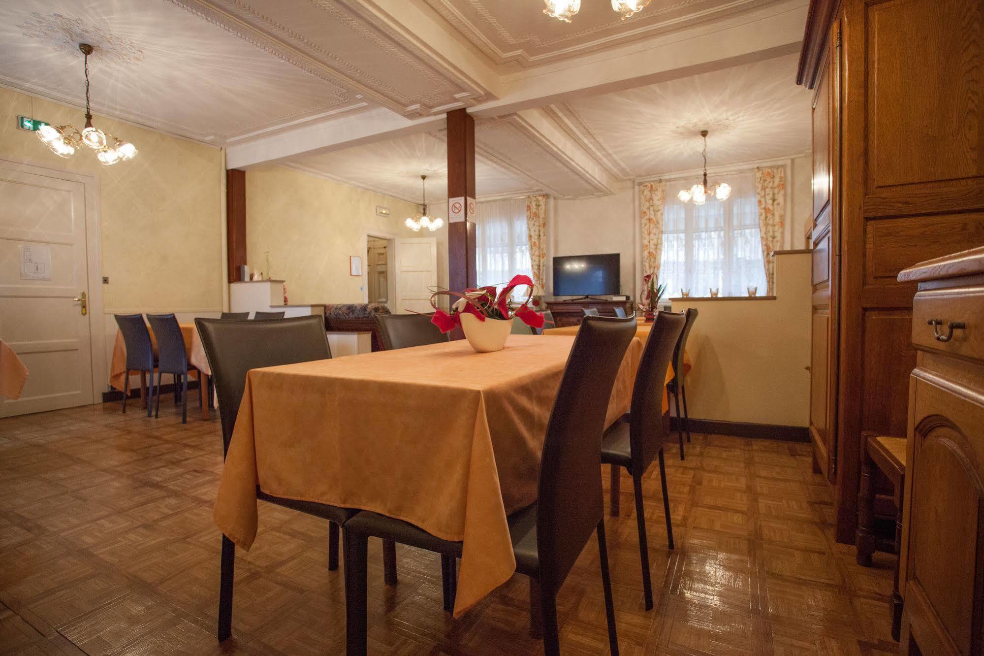 Hotel De La Cite 3*